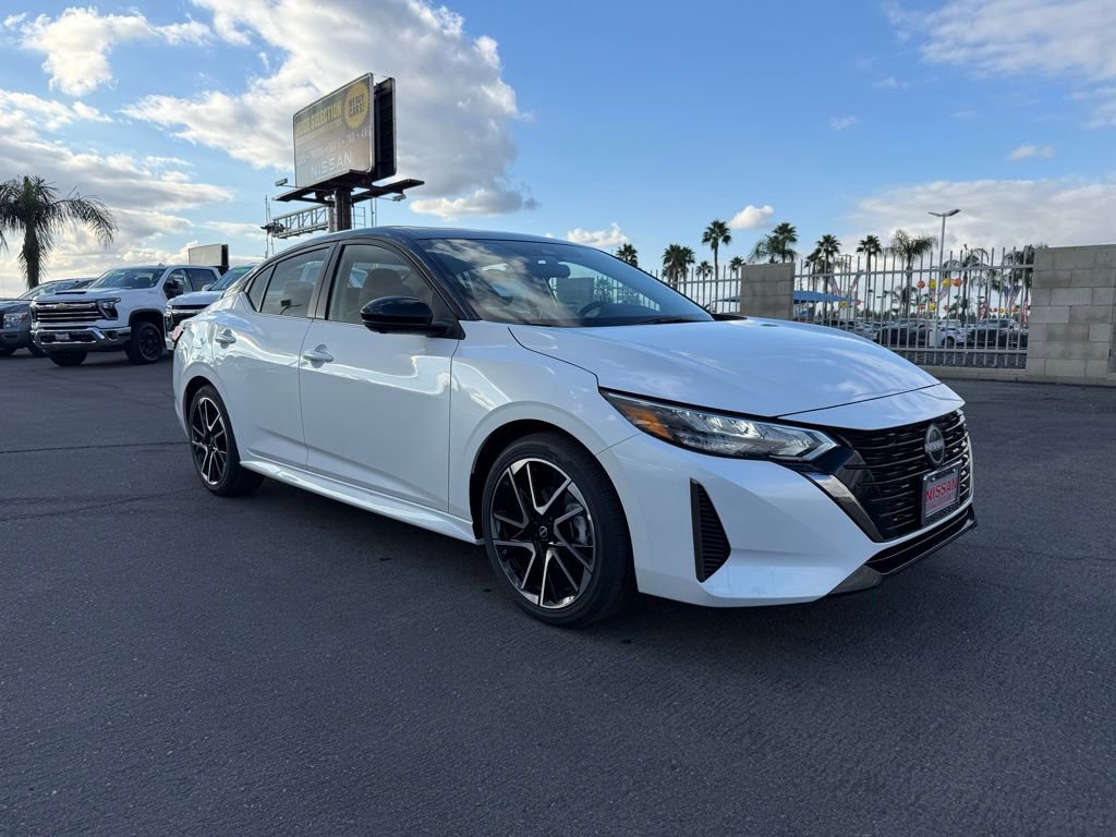 2025 Nissan Sentra SR's photo