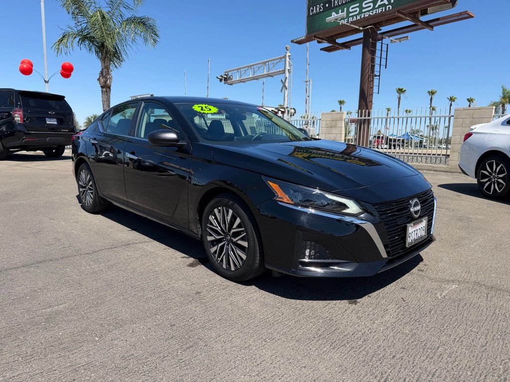 2025 Nissan Altima SV FWD 