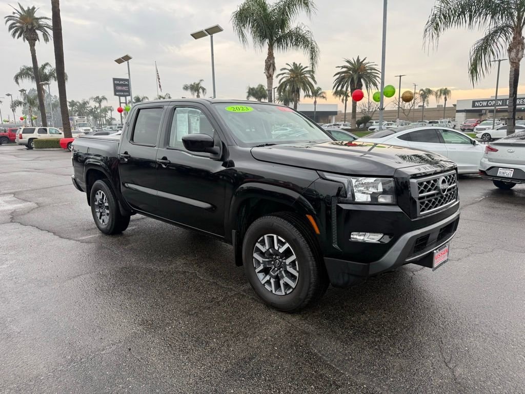 2023 Nissan Frontier SV's photo