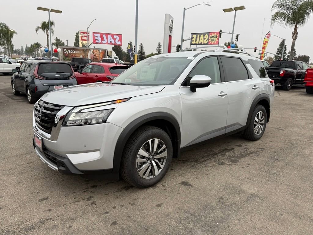 New 2025 Nissan Pathfinder SL SL 4WD