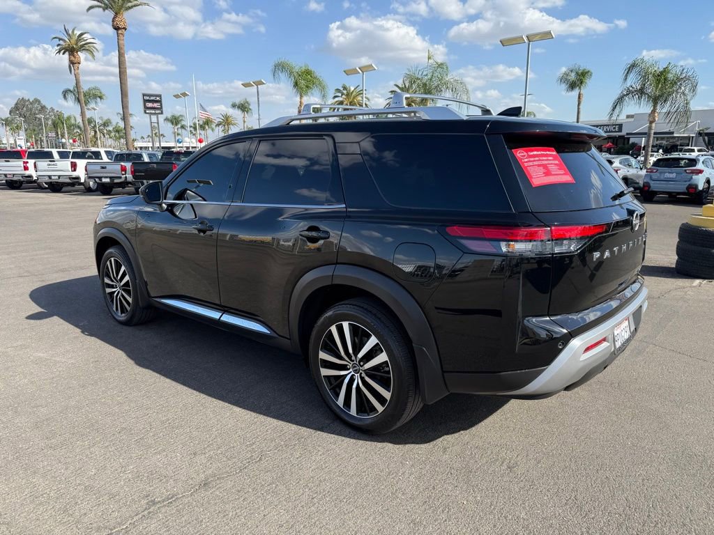 2023 Nissan Pathfinder Platinum photo 4