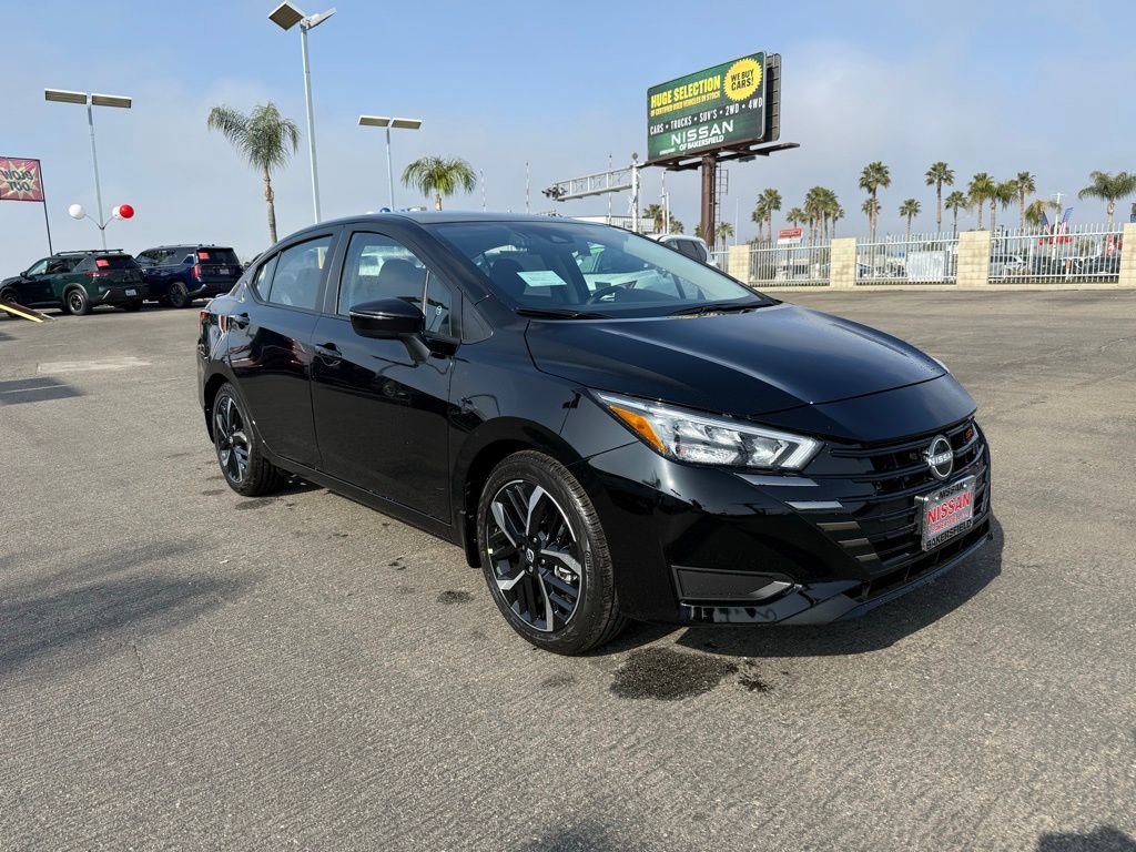 2025 Nissan Versa SR CVT 