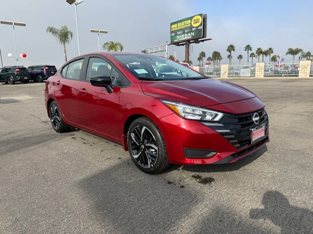 2025 Nissan Versa SR CVT 