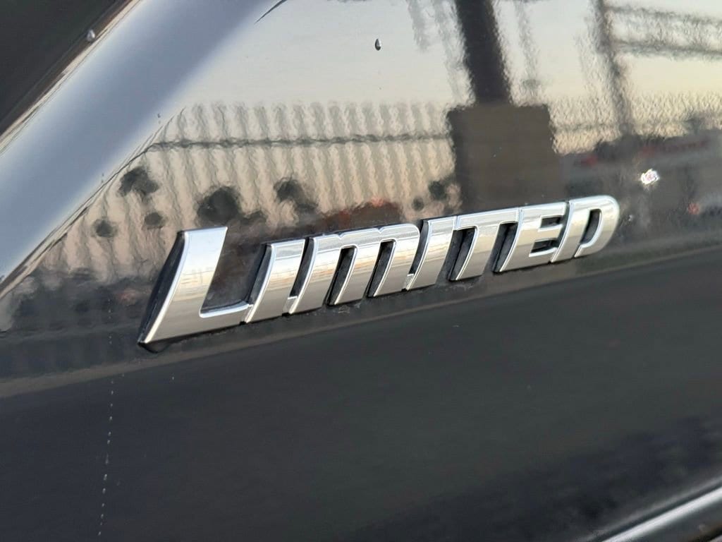 2025 Toyota 4Runner Limited photo 3