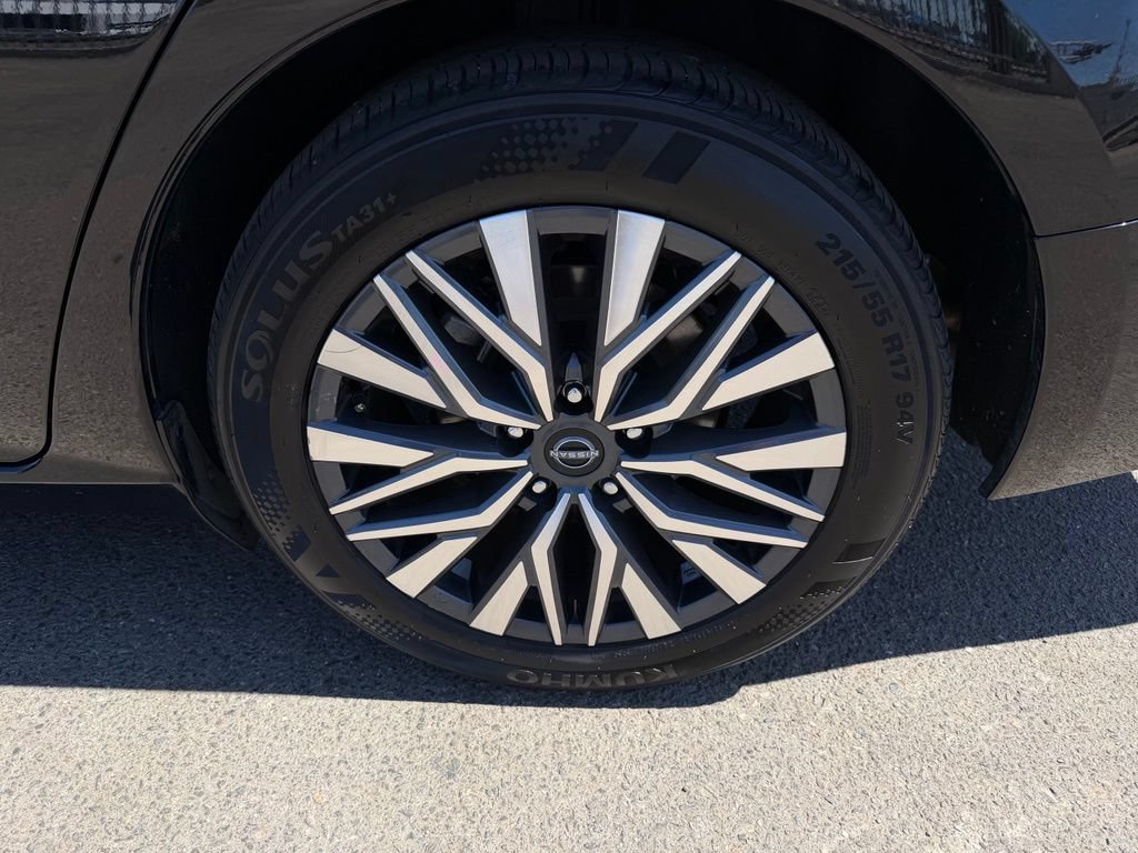 2025 Nissan Altima SV - Photo 8