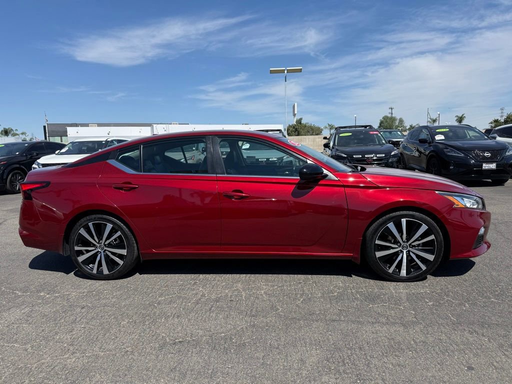 2022 Nissan Altima 2.5 SR photo 6