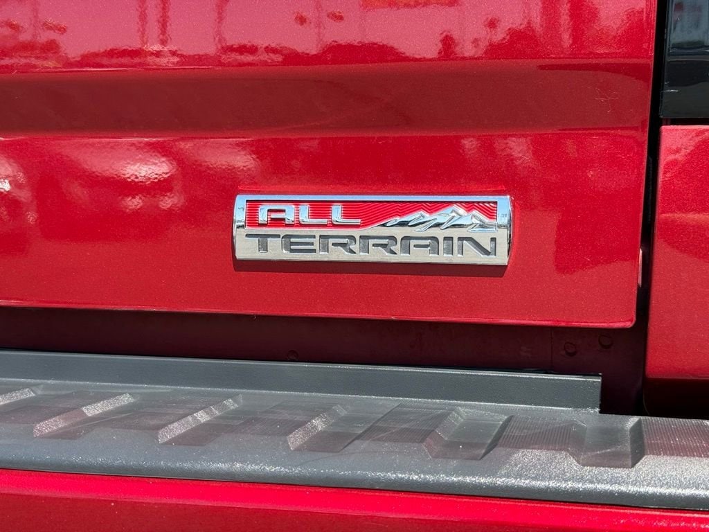 2018 GMC Sierra 1500 SLT photo 3