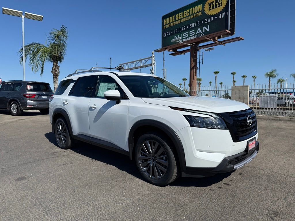 New Nissan Pathfinder in Bakersfield, CA | Nissan of Bakersfield