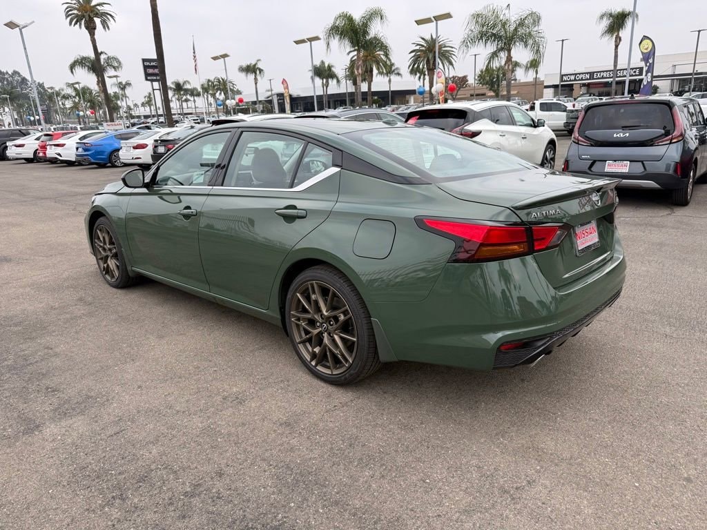 New 2025 Nissan Altima SR SR FWD