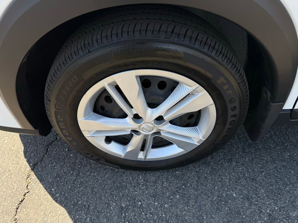 2025 Nissan Kicks Play S photo 3