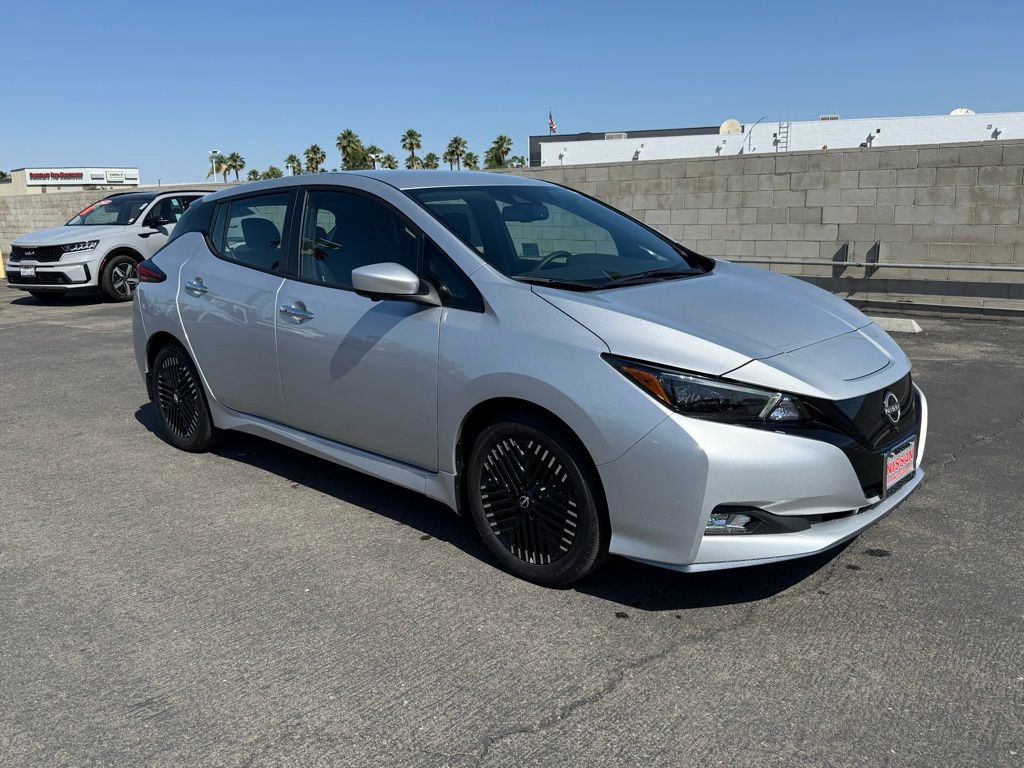 2025 Nissan Leaf