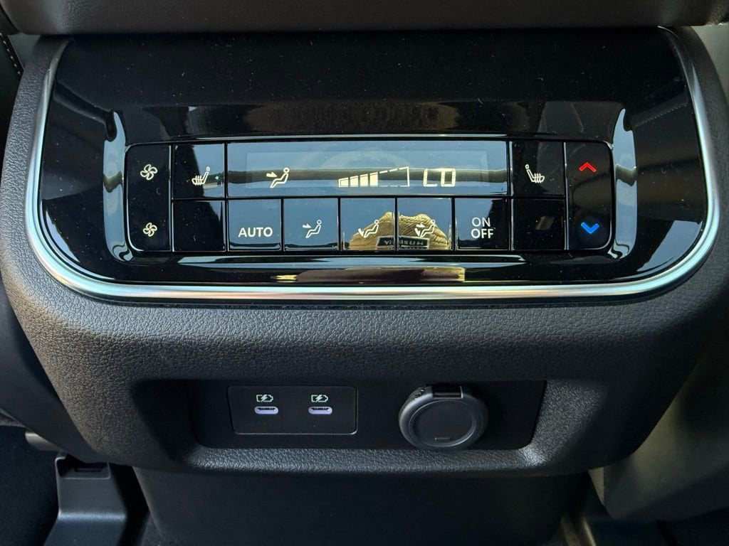2025 Nissan Armada Platinum Reserve - Photo 12