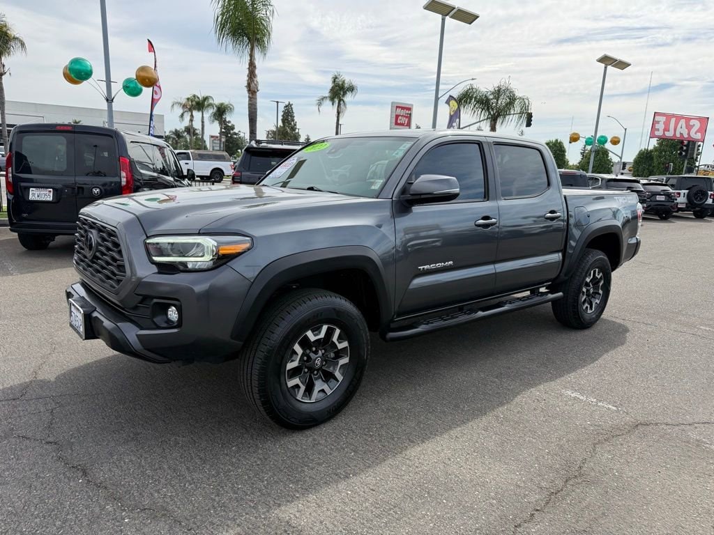 2022 Toyota Tacoma 2WD TRD Off Road photo 2