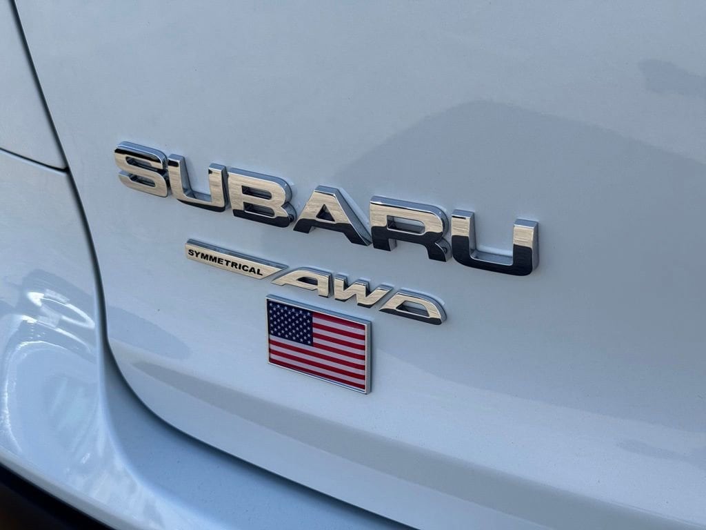 2024 Subaru Ascent Touring photo 3