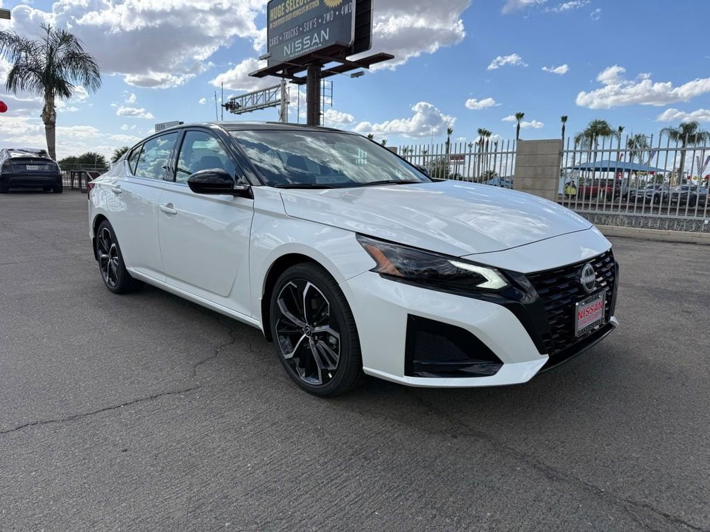 2026 Nissan Altima SR FWD 