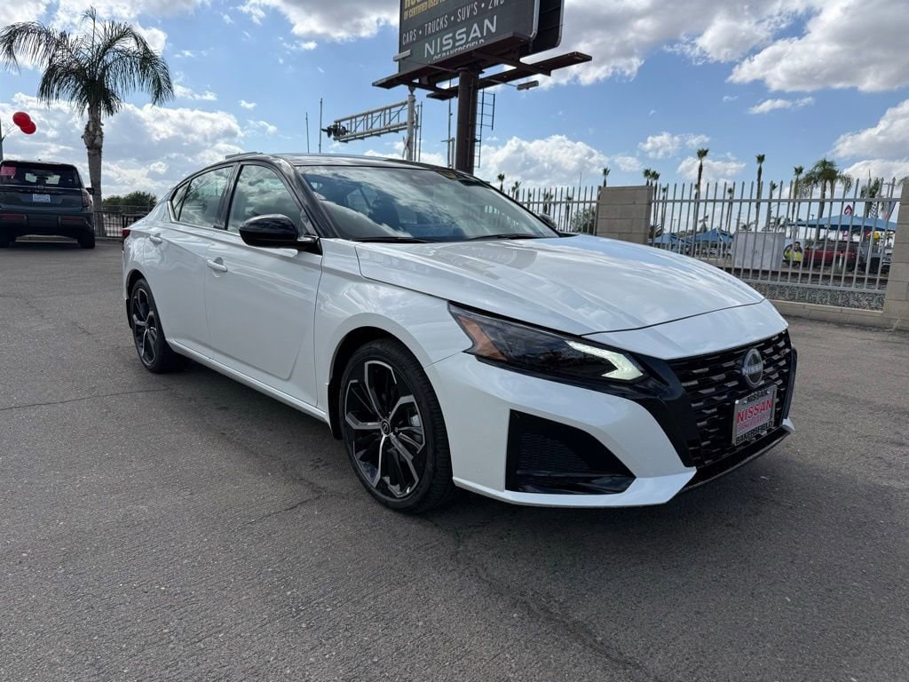 2026 Nissan Altima SR FWD 
