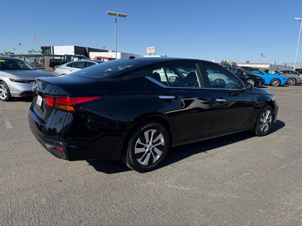 2025 Nissan Altima S photo 5