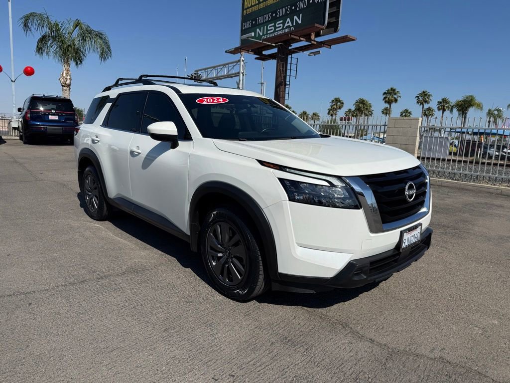 2024 Nissan Pathfinder SV 2WD's photo