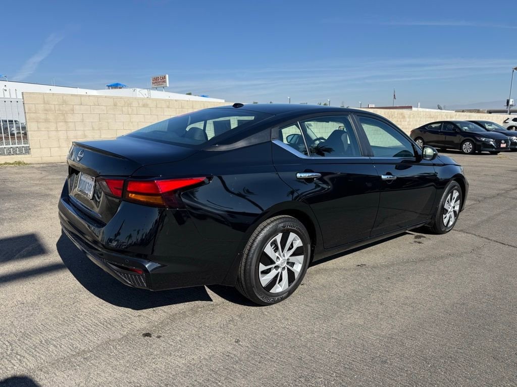 2025 Nissan Altima S photo 5