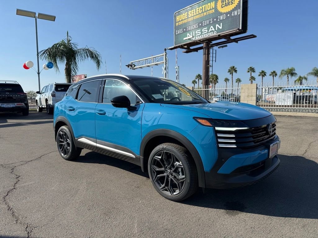 New 2025 Nissan Kicks SR SR FWD