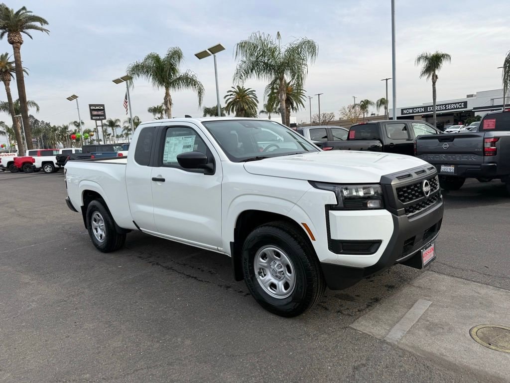 2026 Nissan Frontier S's photo