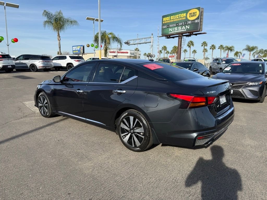 Used 2021 Nissan Altima 2.5 SL Sedan