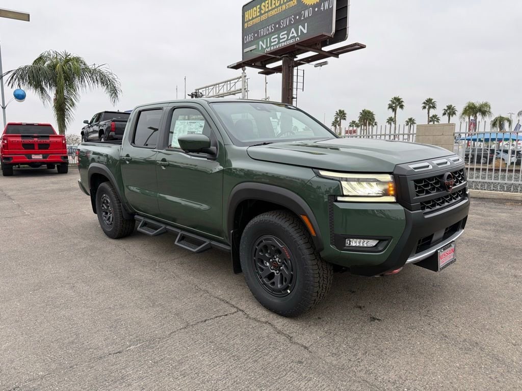 2026 Nissan Frontier PRO-4X's photo