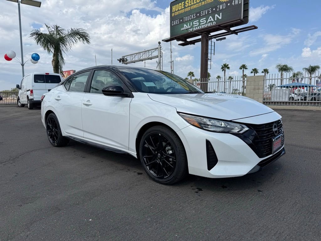 2025 Nissan Sentra SR's photo