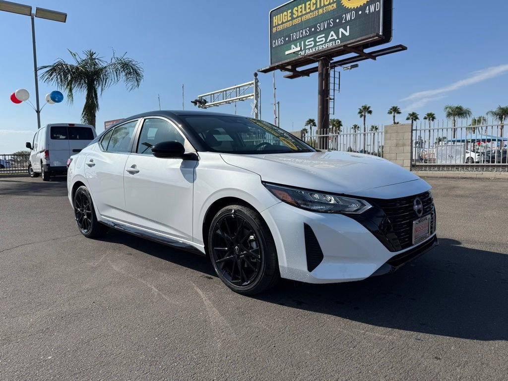 2025 Nissan Sentra SR's photo