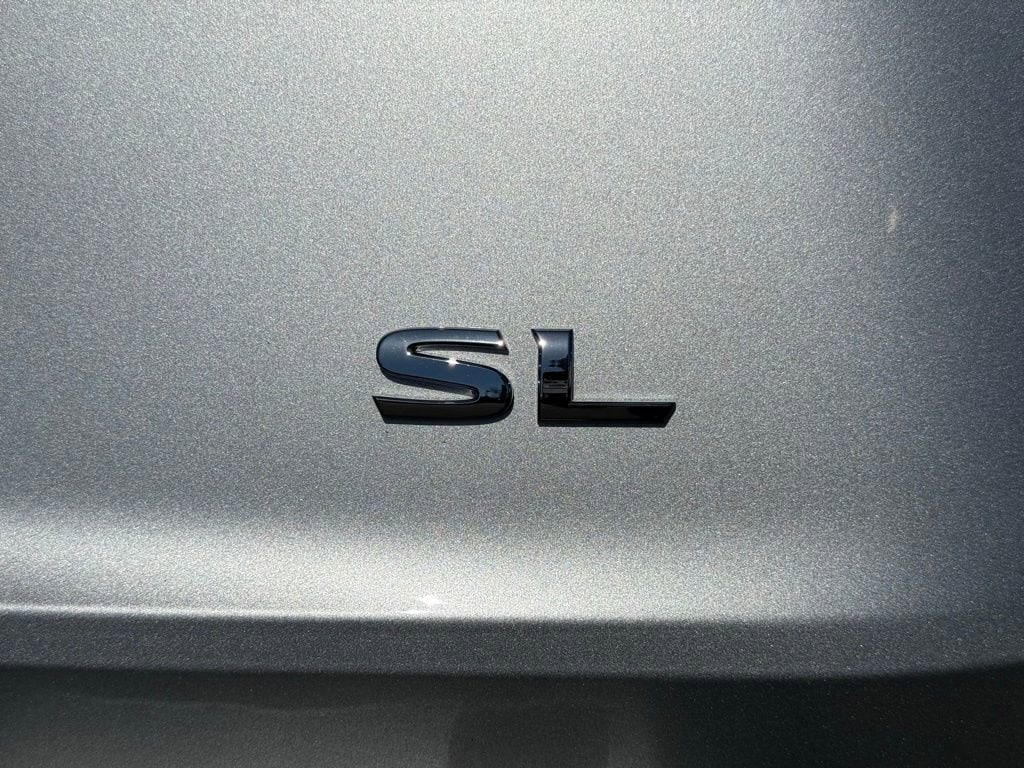 2023 Nissan Rogue SL photo 3