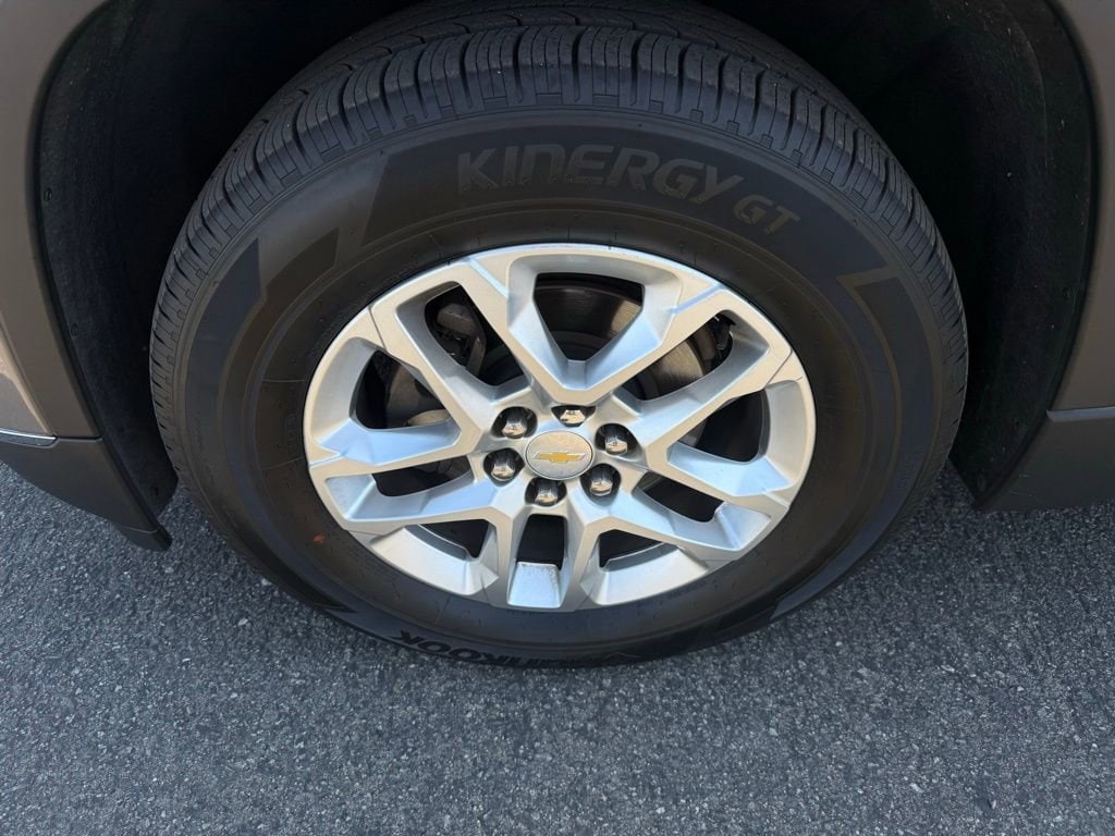 2019 Chevrolet Traverse LT Cloth photo 3