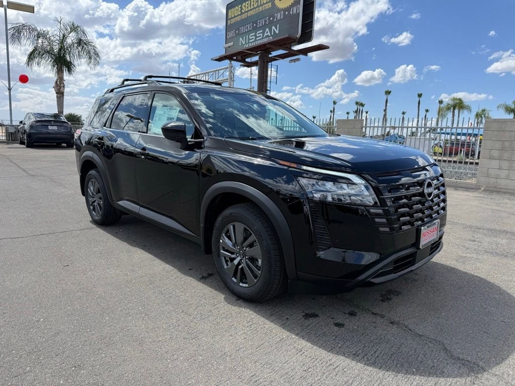 2026 Nissan Pathfinder SV 4WD's photo