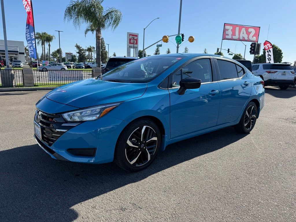 2025 Nissan Versa SR photo 2