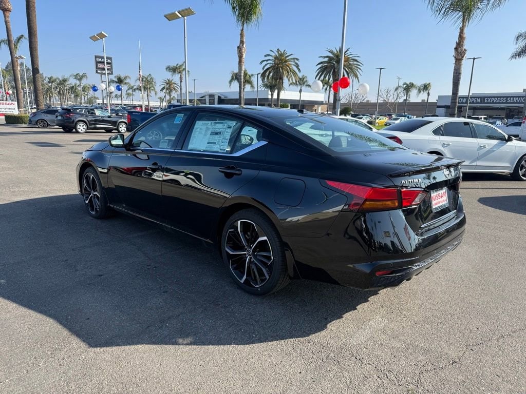 New 2025 Nissan Altima SR SR FWD