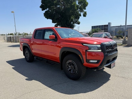 2025 Nissan Frontier PRO-4X Crew Cab 4x4 PRO-4X