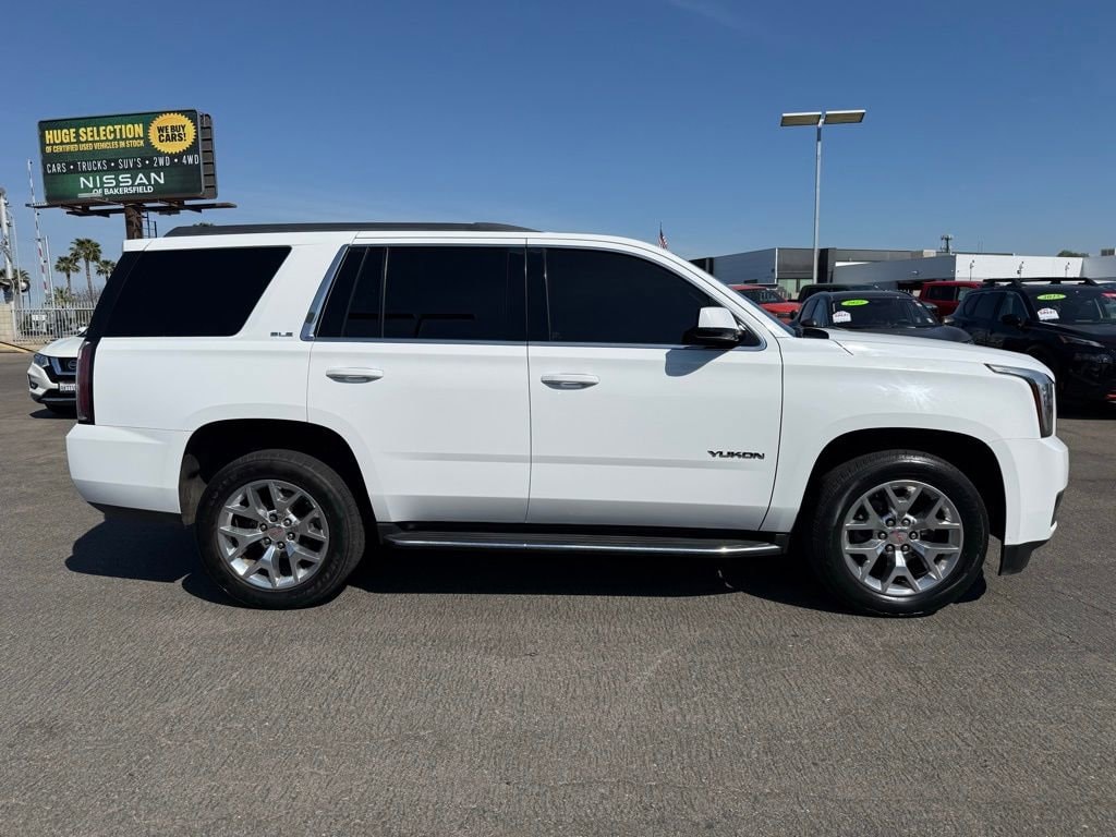 2017 GMC Yukon SLE photo 6