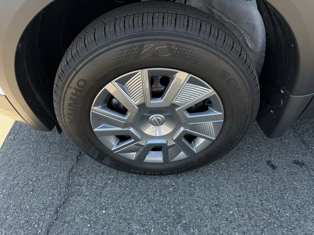 2026 Nissan Kicks S photo 3