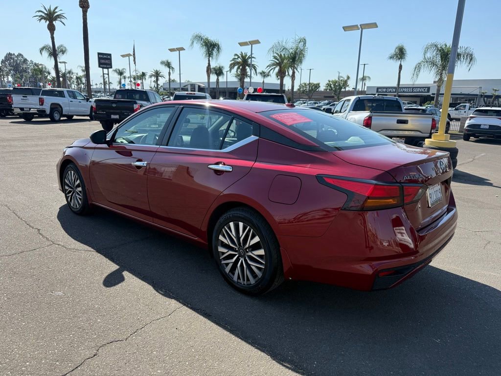 2024 Nissan Altima 2.5 SV photo 4