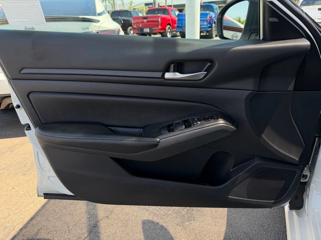 2025 Nissan Altima SV - Photo 18