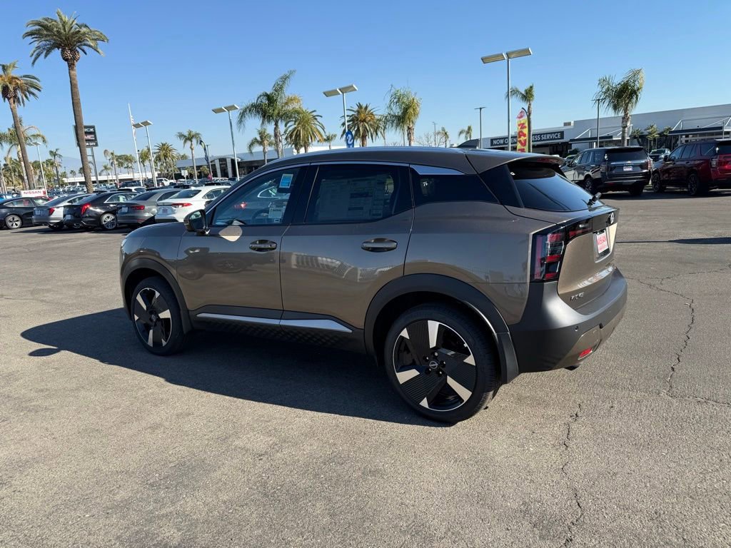 2025 Nissan Kicks SR photo 4