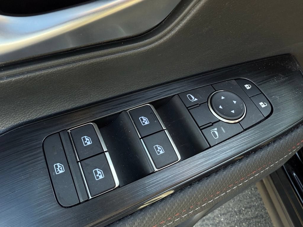 2026 Nissan KICKS SR - Photo 20