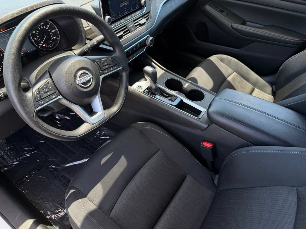 2025 Nissan Altima SV - Photo 16
