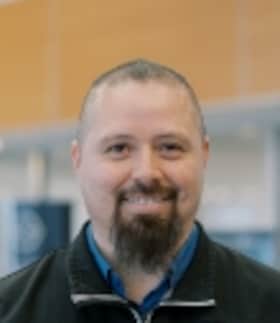 Staff member Miguel Cuevas from ID_dcbf98902363