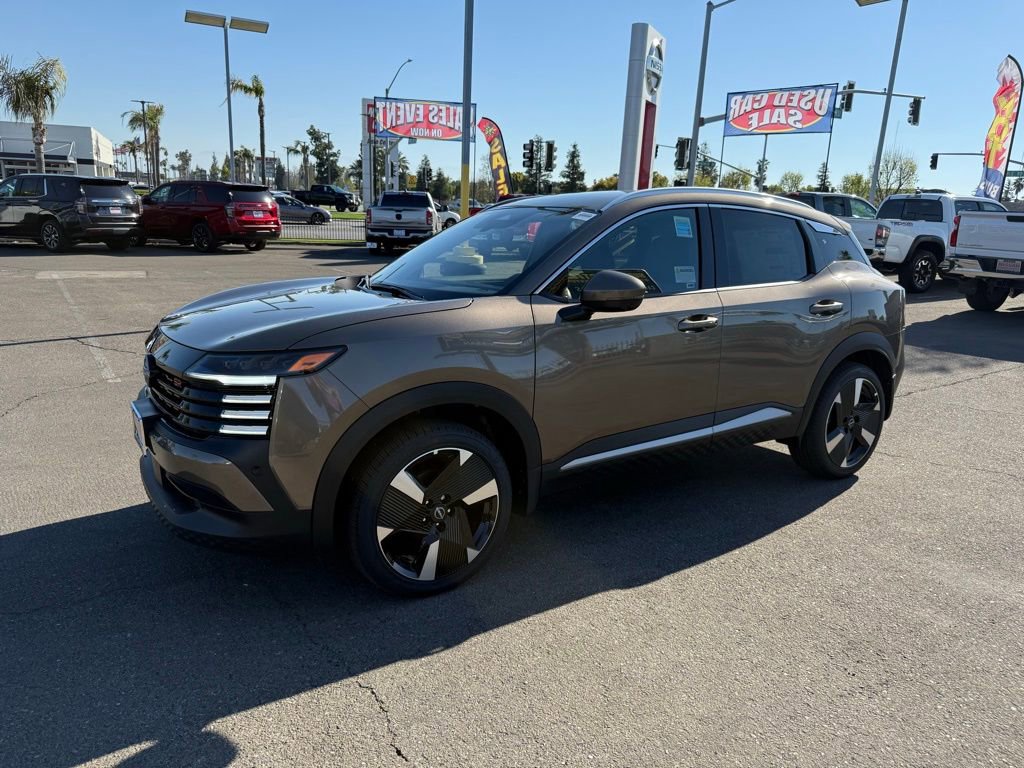 2025 Nissan Kicks SR photo 3