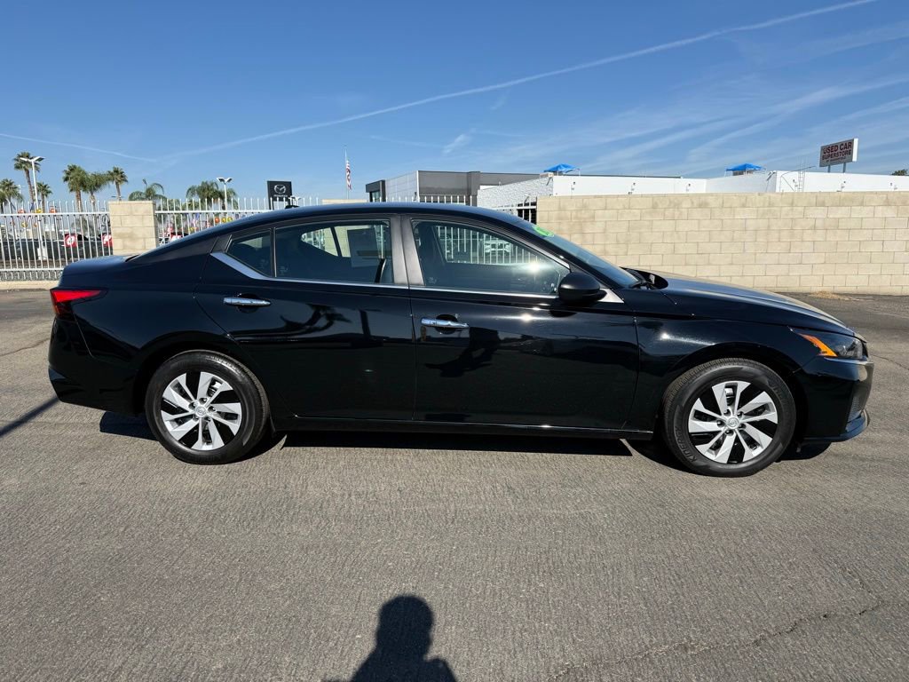 2025 Nissan Altima S photo 6