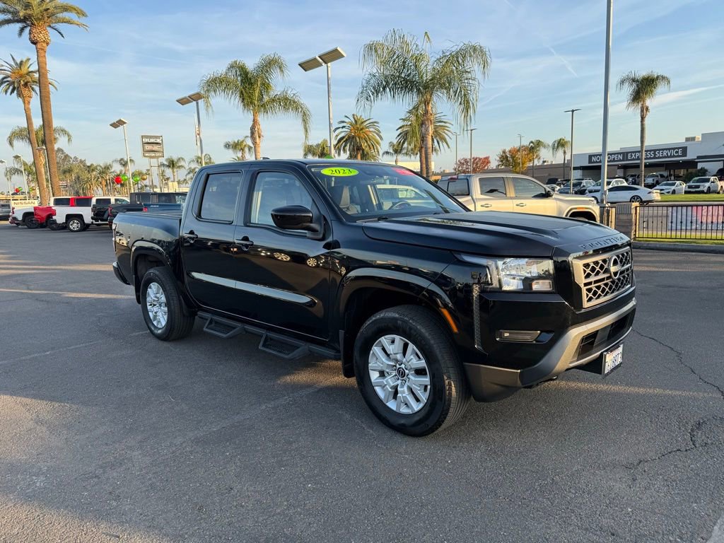 2023 Nissan Frontier SV's photo