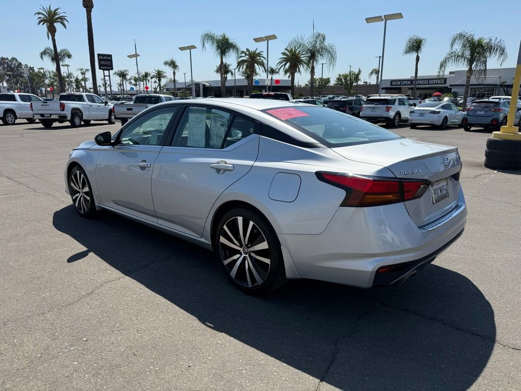 2022 Nissan Altima 2.5 SR photo 4