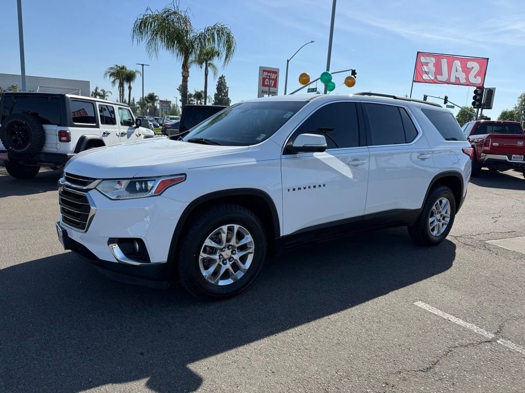 2021 Chevrolet Traverse LT Cloth photo 2