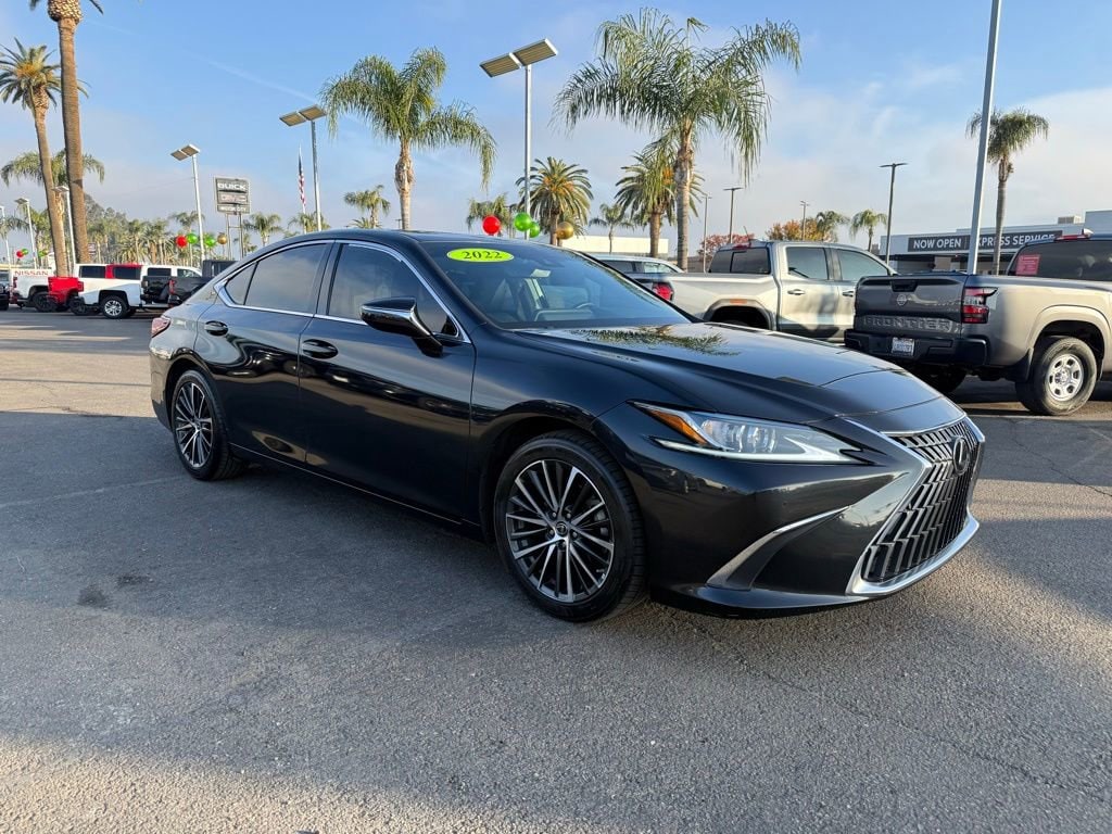 2022 Lexus ES 350's photo
