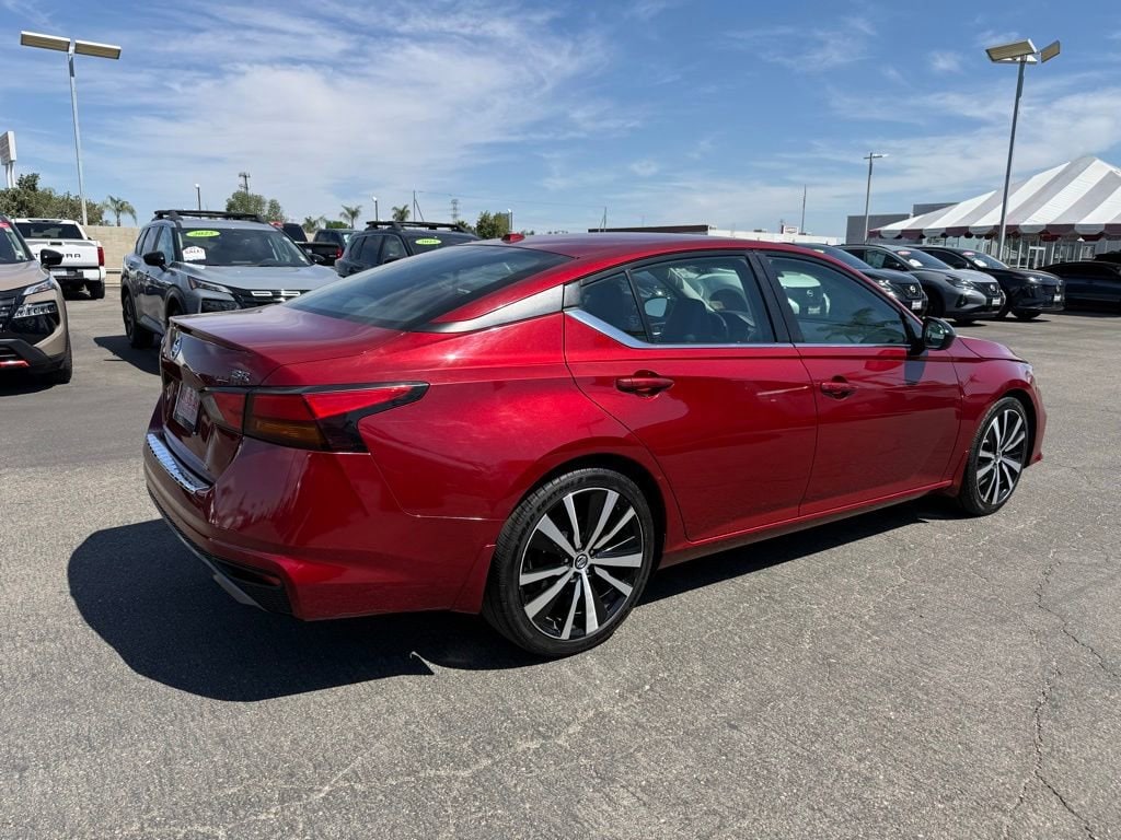 2022 Nissan Altima 2.5 SR photo 5